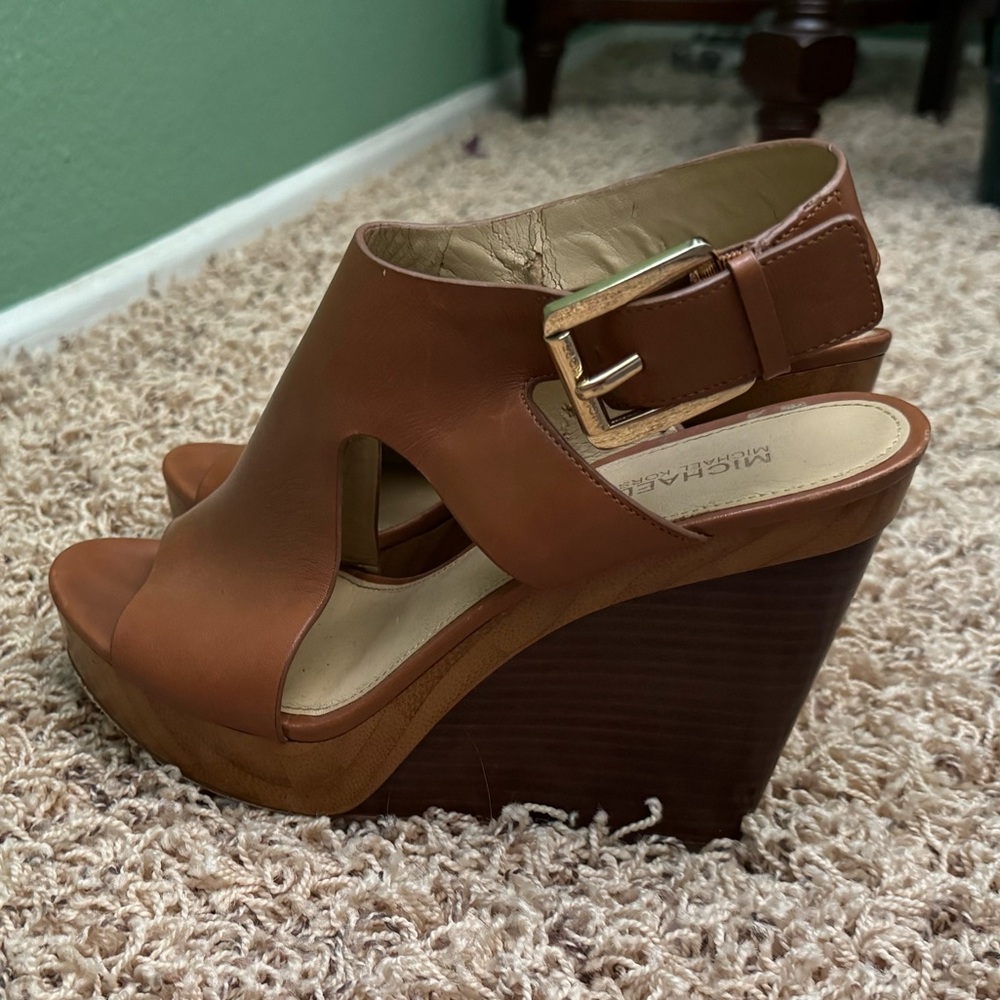 Michael Kors Josephine Wedge - Size 7
